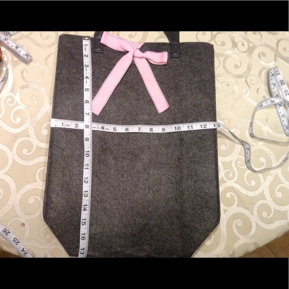 Wacoal  grey felt bag - Picture 2 of 5